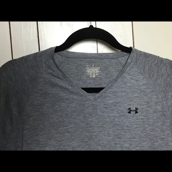 Under Armour V-Neck Athletic Top Ladies SZ Large - Picture 3 of 5